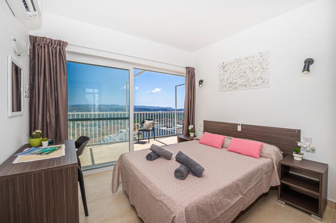 Summer Breeze Penthouse With Private Hot Tub & Terrace With Panoramic Views, By Getawaysmalta 梅利哈 外观 照片