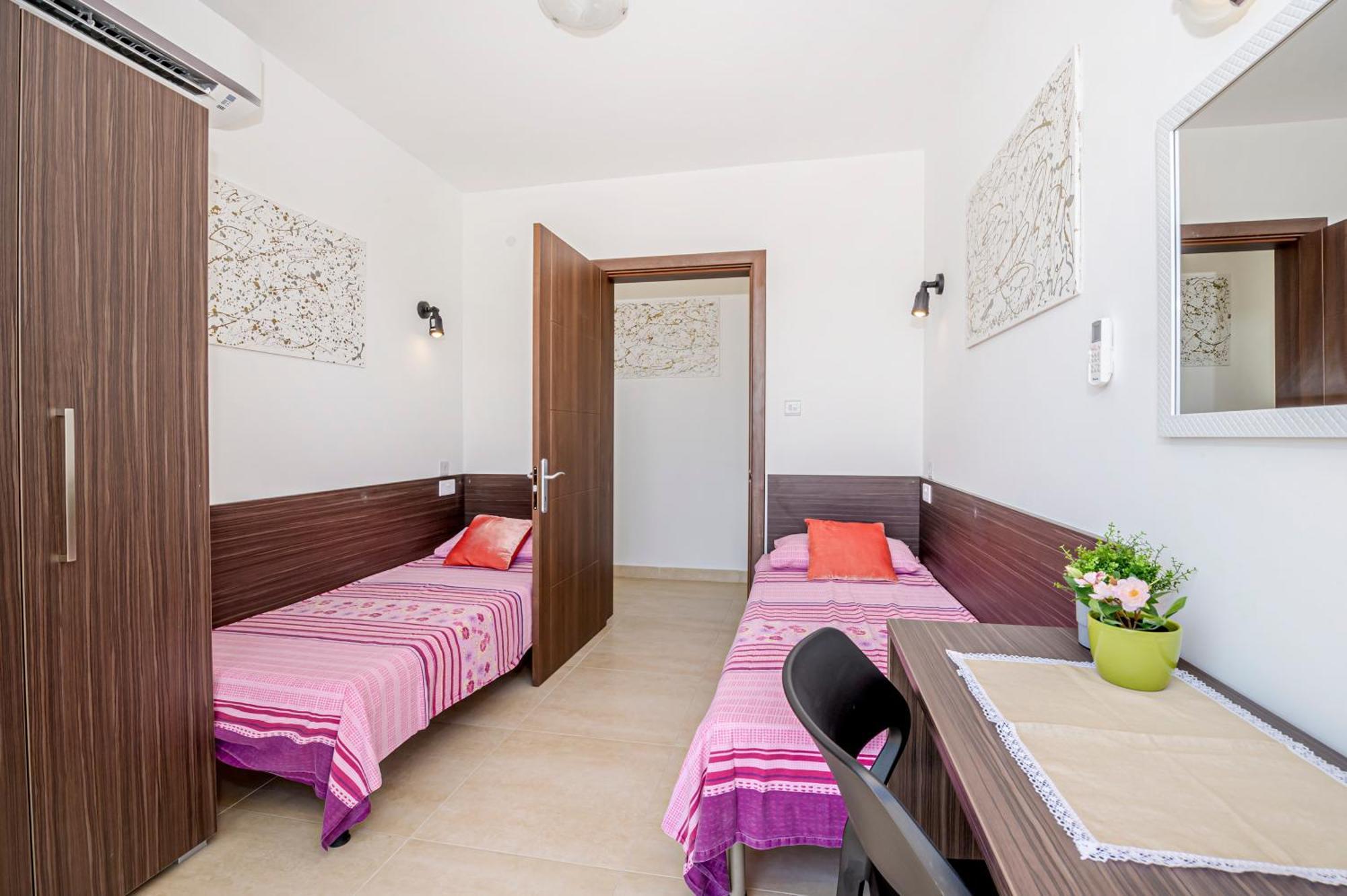 Summer Breeze Penthouse With Private Hot Tub & Terrace With Panoramic Views, By Getawaysmalta 梅利哈 外观 照片